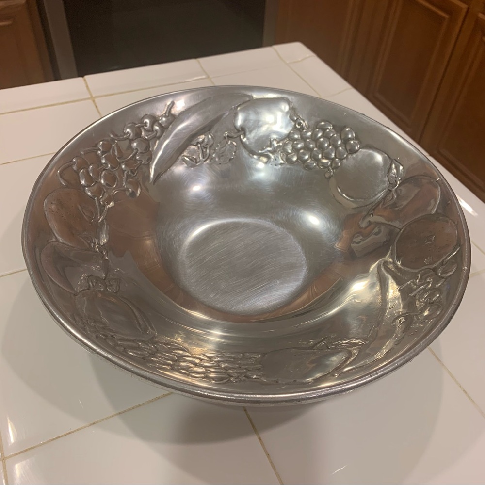 Unused Wilton Armetale Pewter Fruit Centerpiece 12.75” Bowl Hand Made in USA